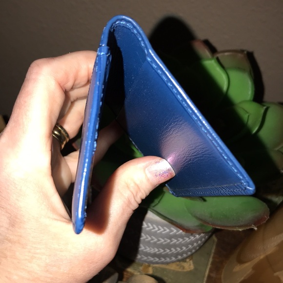 Louis Vuitton Epi Leather Card Holder - Picture 9 of 9